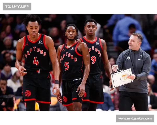 鹈鹕备战火箭墨菲入镜，球队官方晒训练照引期待